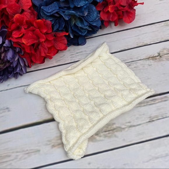 Infant/Baby White Hat with Pom Pom & Ring Scarf - Picture 10 of 12